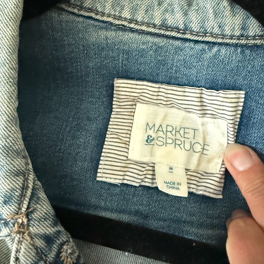 Super Flattering Market & Spruce Slight Stretch Denim Jacket - Picture 12 of 16